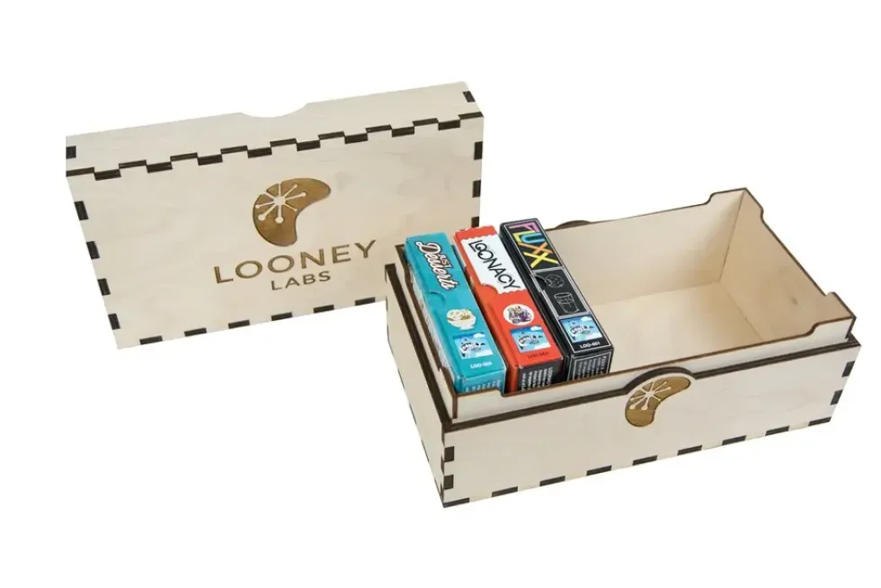 Broken Token: Looney Labs Game Case Kit