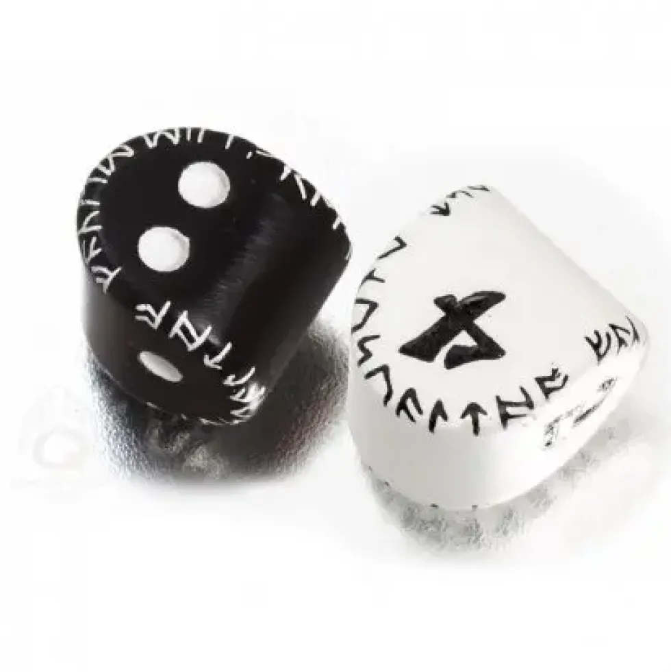 Dice Set - Runic, D2 Black and White och D4 White and Black