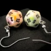 Örhänge: Hook - Festive Circus/Black Mini-Poly D20 (Par)