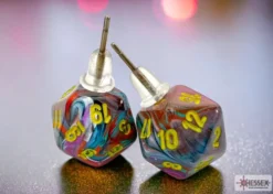Örhänge: Stud - Festive Mosaic/Yellow Mini-Poly D20 (Par)