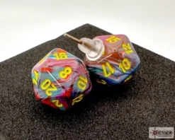 Örhänge: Stud - Festive Mosaic/Yellow Mini-Poly D20 (Par)
